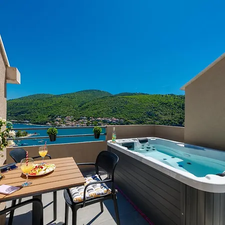 Modern With Jacuzzi & Sea View - Volare Daire *