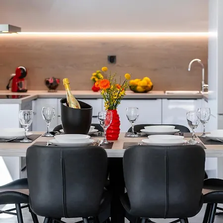 Modern With Jacuzzi & Sea View - Volare Daire *