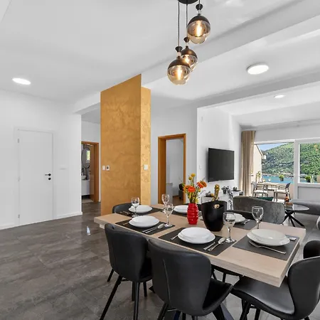 Modern With Jacuzzi & Sea View - Volare Daire