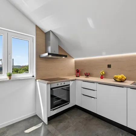 Modern With Jacuzzi & Sea View - Volare Daire
